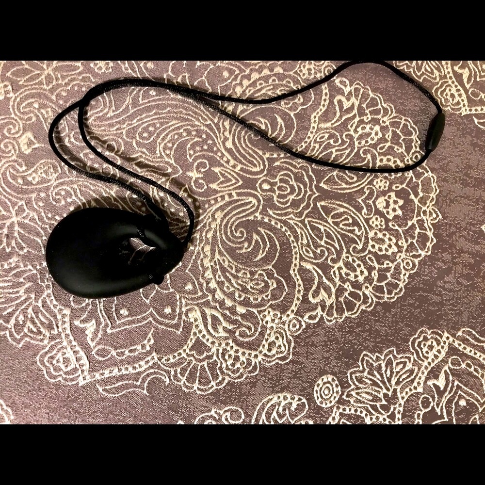 Silicone chewy necklace